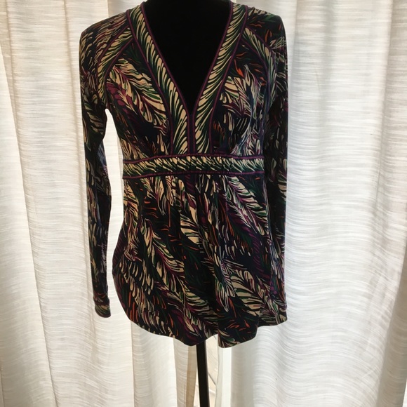 BCBG top M long sleeve V-neck great shape! - Picture 5 of 6